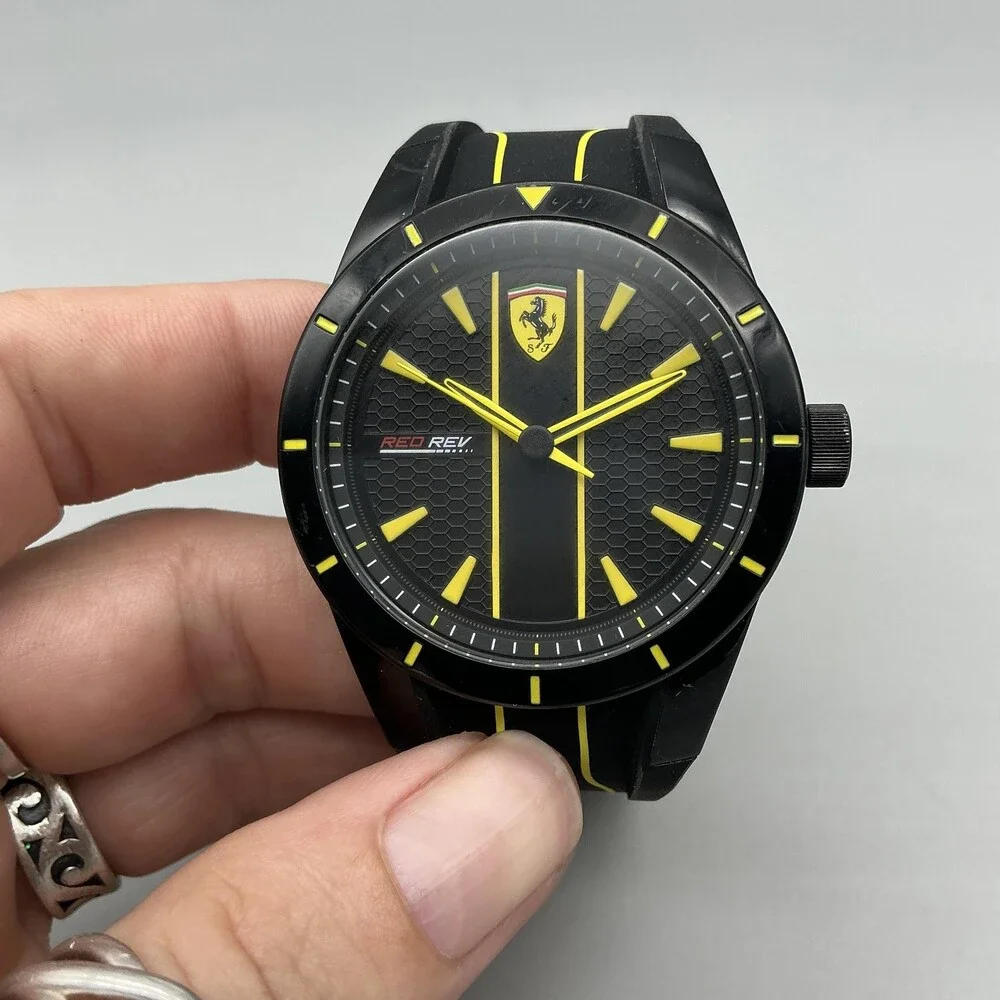 Ferrari RedRev Mens Watch 43mm Black Yellow Dial Black Silicone New Battery